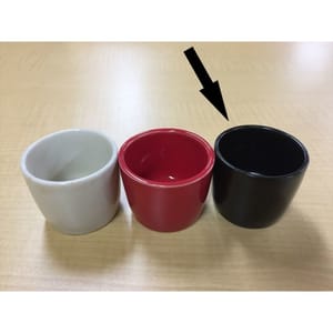 日本清酒壺 日本清酒壺 美濃燒 雪人帽子清酒杯 黑色   正面圖