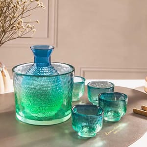 日式清酒杯 日式清酒杯 玻璃酒杯酒瓶套裝 孔雀藍 一缸一瓶四杯   正面圖