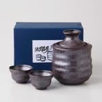 日本美濃燒 日本美濃燒 黑銀彩 溫酒器酒杯酒瓶套裝 大 一瓶兩杯   正面圖